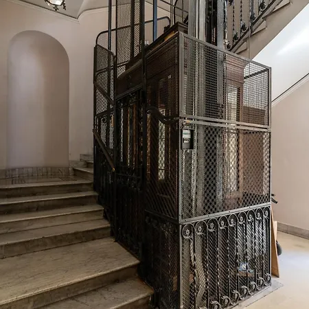 Nest House Prati 아파트 *